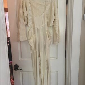 Free people 2piece Cream Knit l/s top and Overalls Set size Small